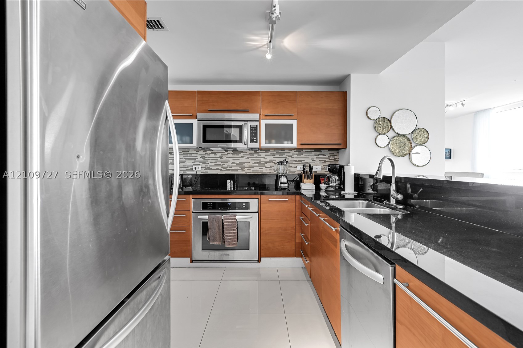 244 Biscayne Blvd #2802, Miami FL 33132