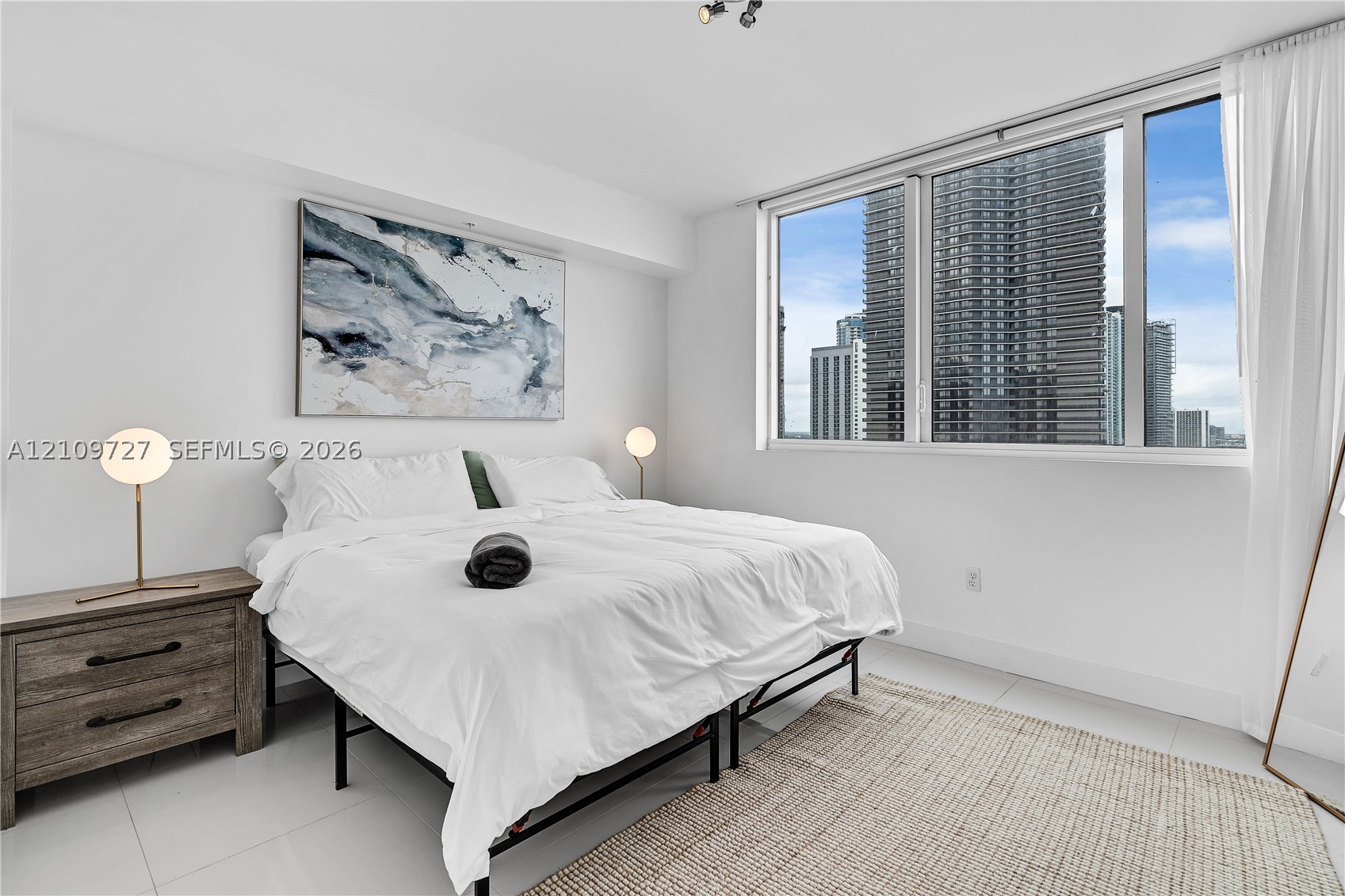 244 Biscayne Blvd #2802, Miami FL 33132