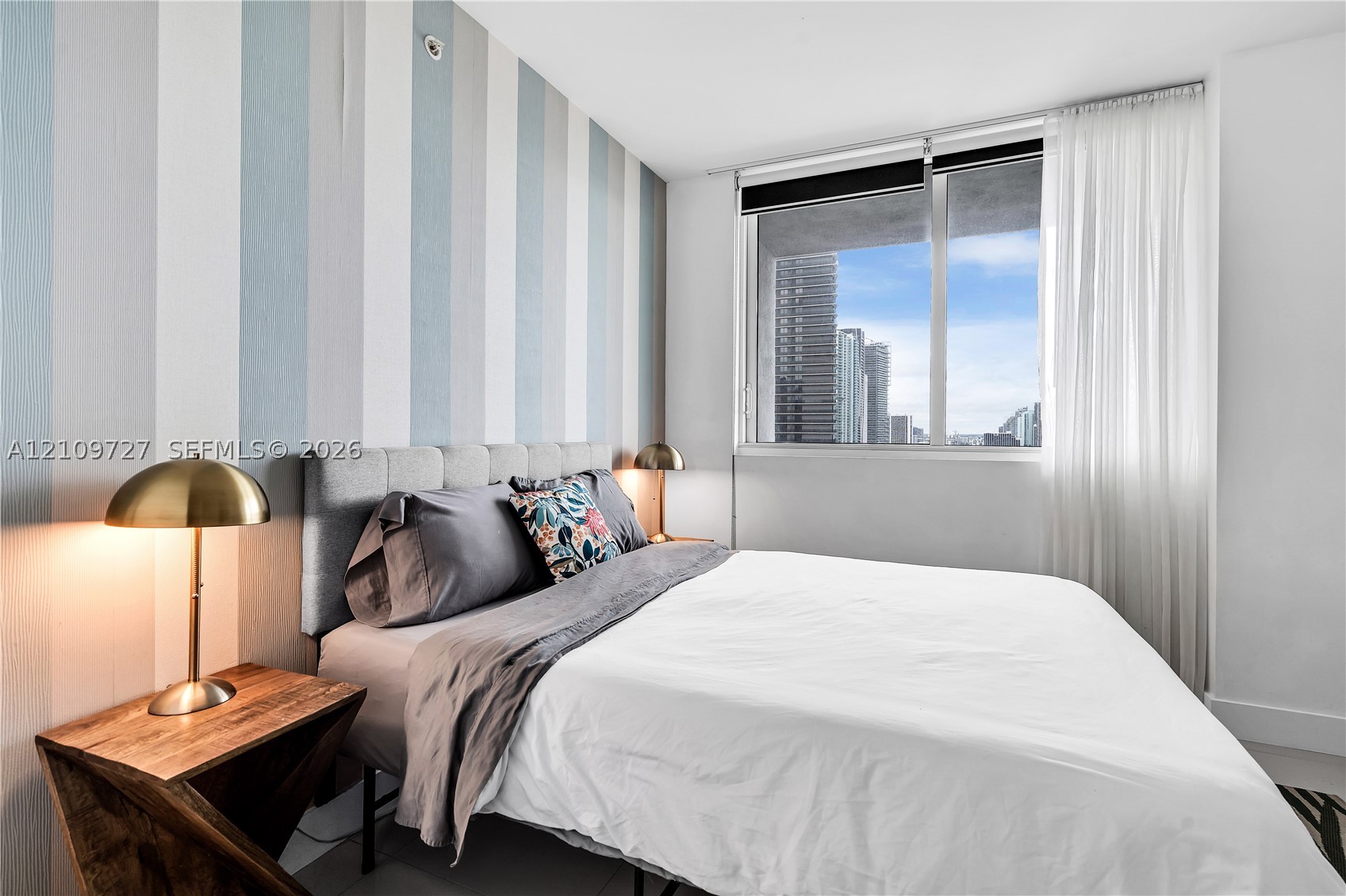 244 Biscayne Blvd #2802, Miami FL 33132