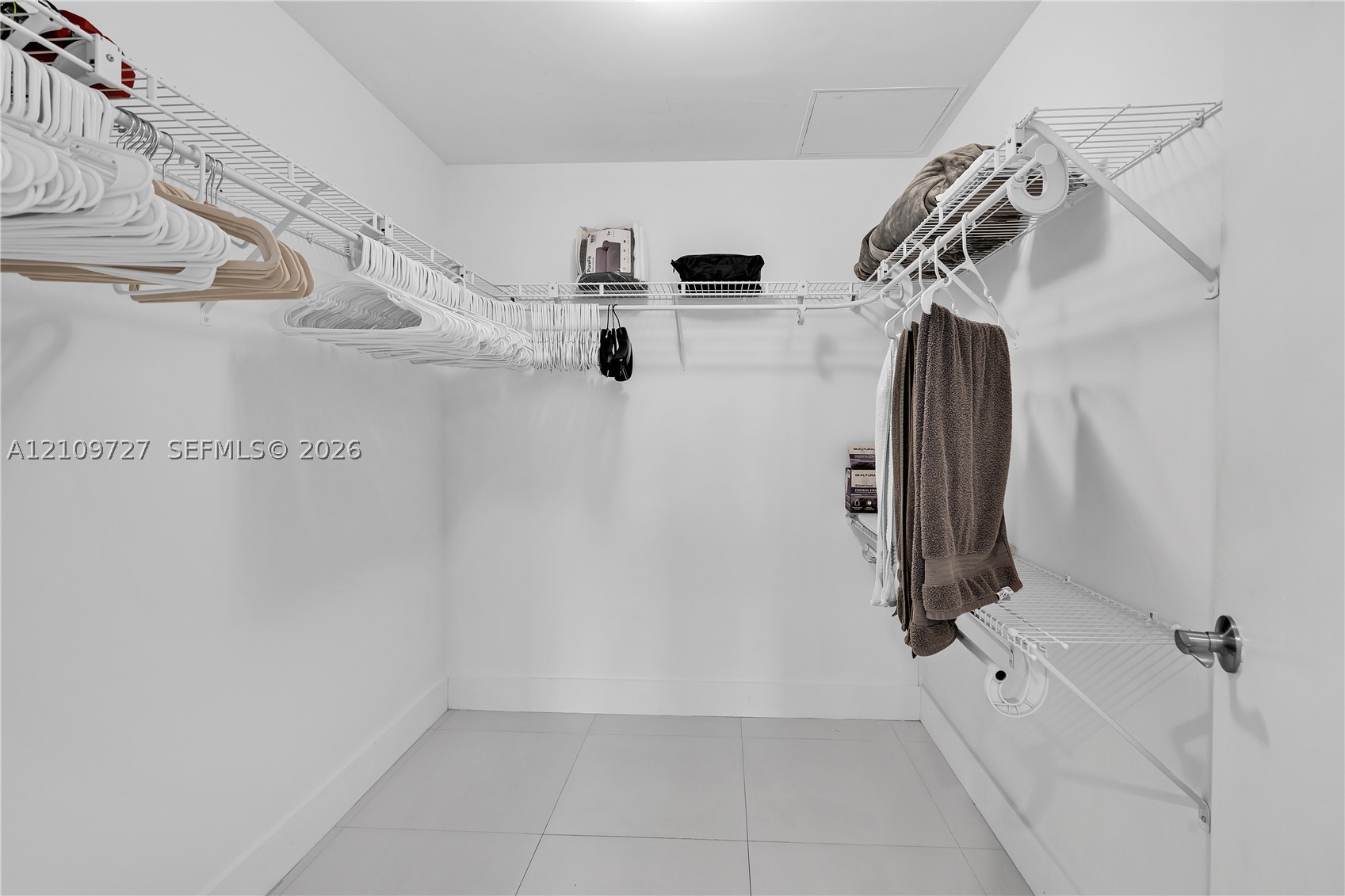 244 Biscayne Blvd #2802, Miami FL 33132