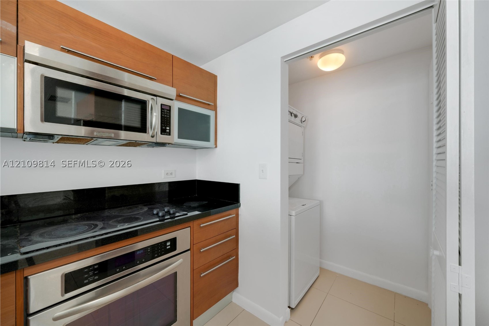 244 Biscayne Blvd #3808, Miami FL 33132