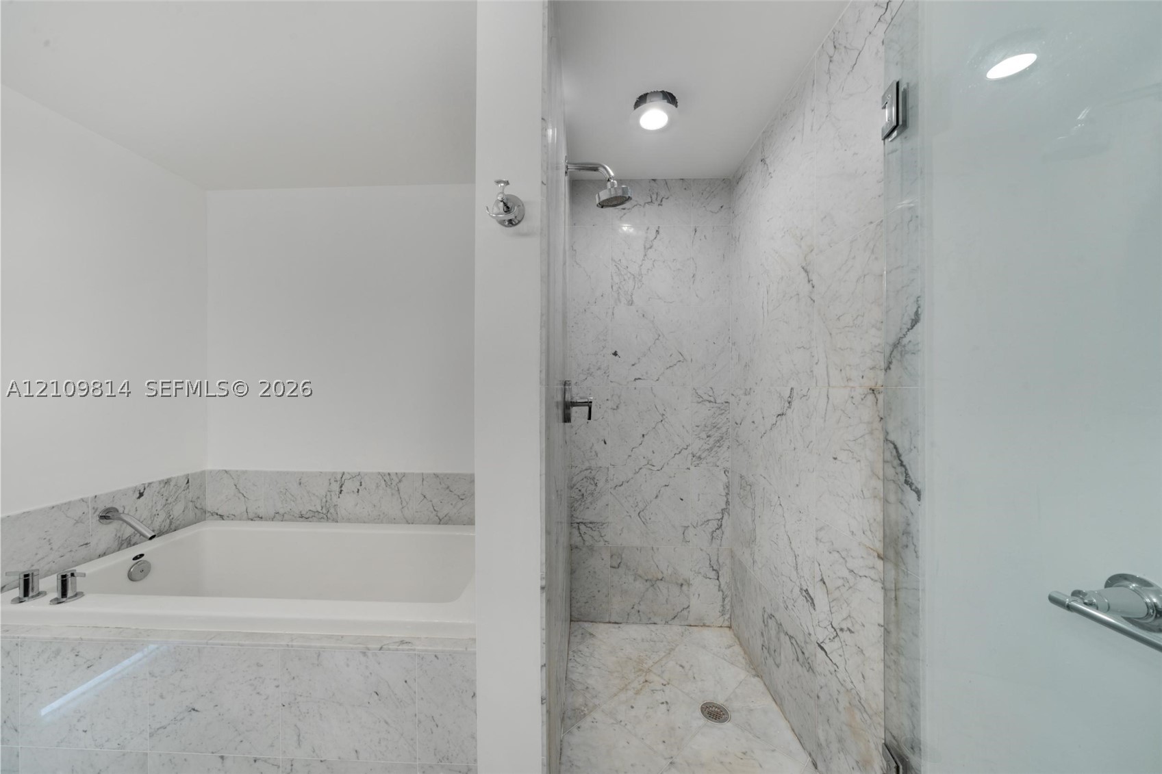 244 Biscayne Blvd #3808, Miami FL 33132