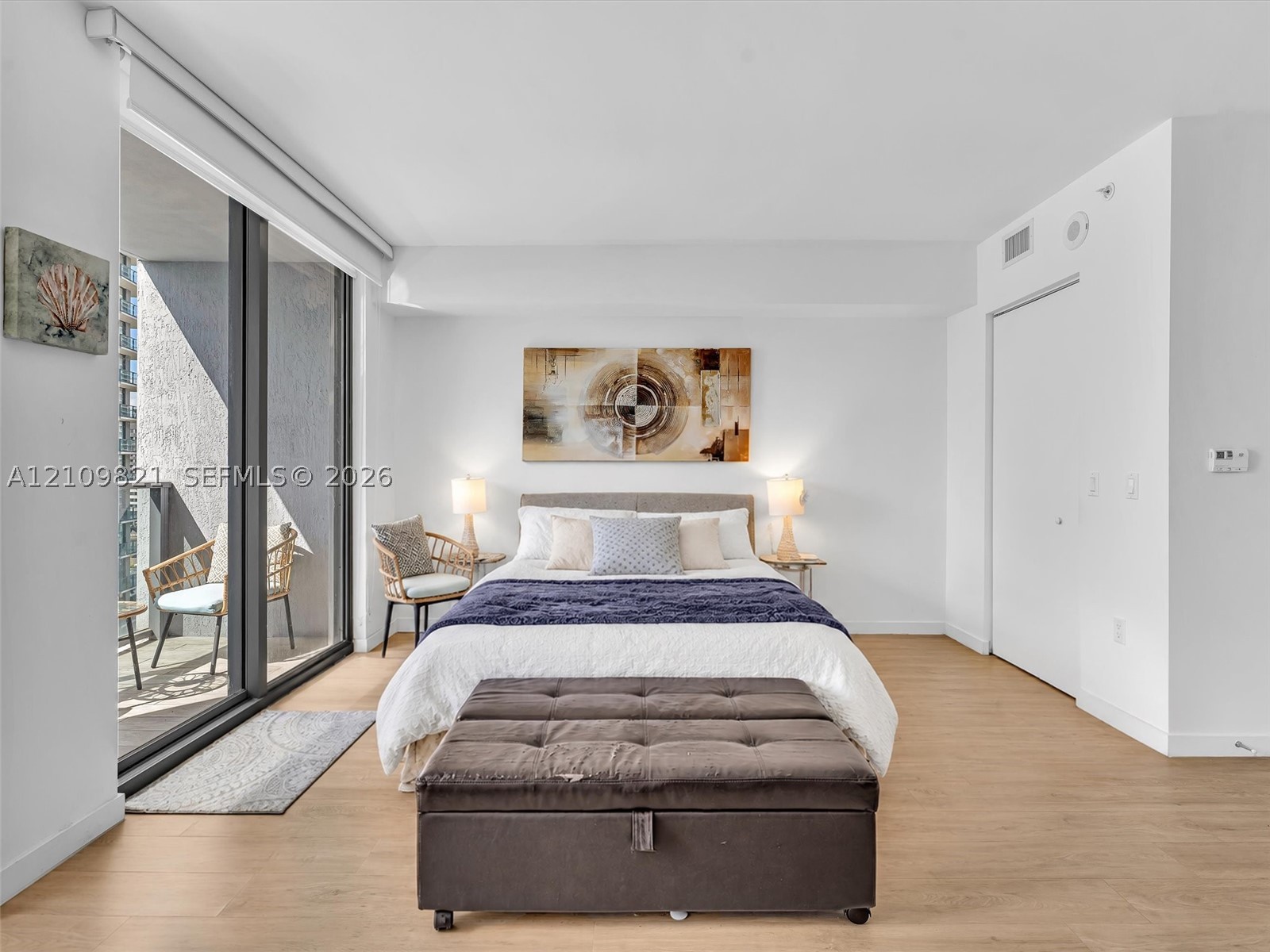 31 SE 6th St #2103, Miami FL 33131