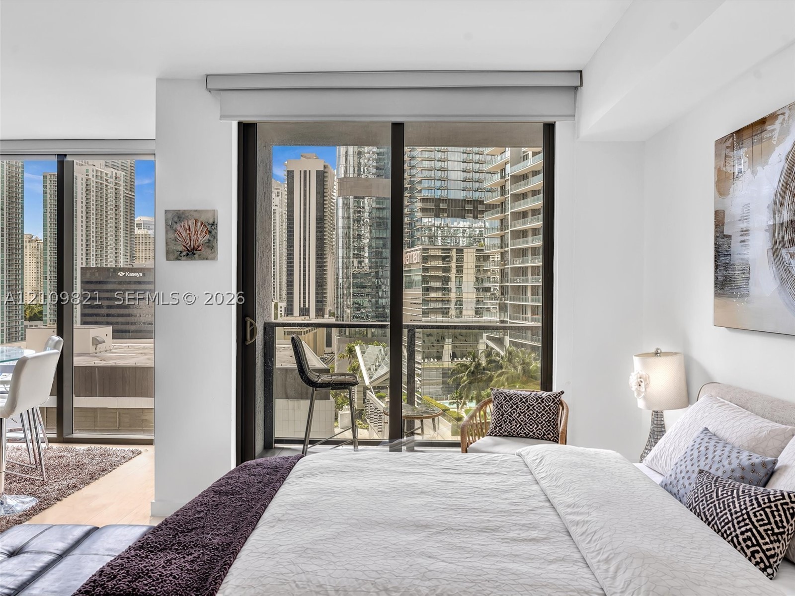 31 SE 6th St #2103, Miami FL 33131