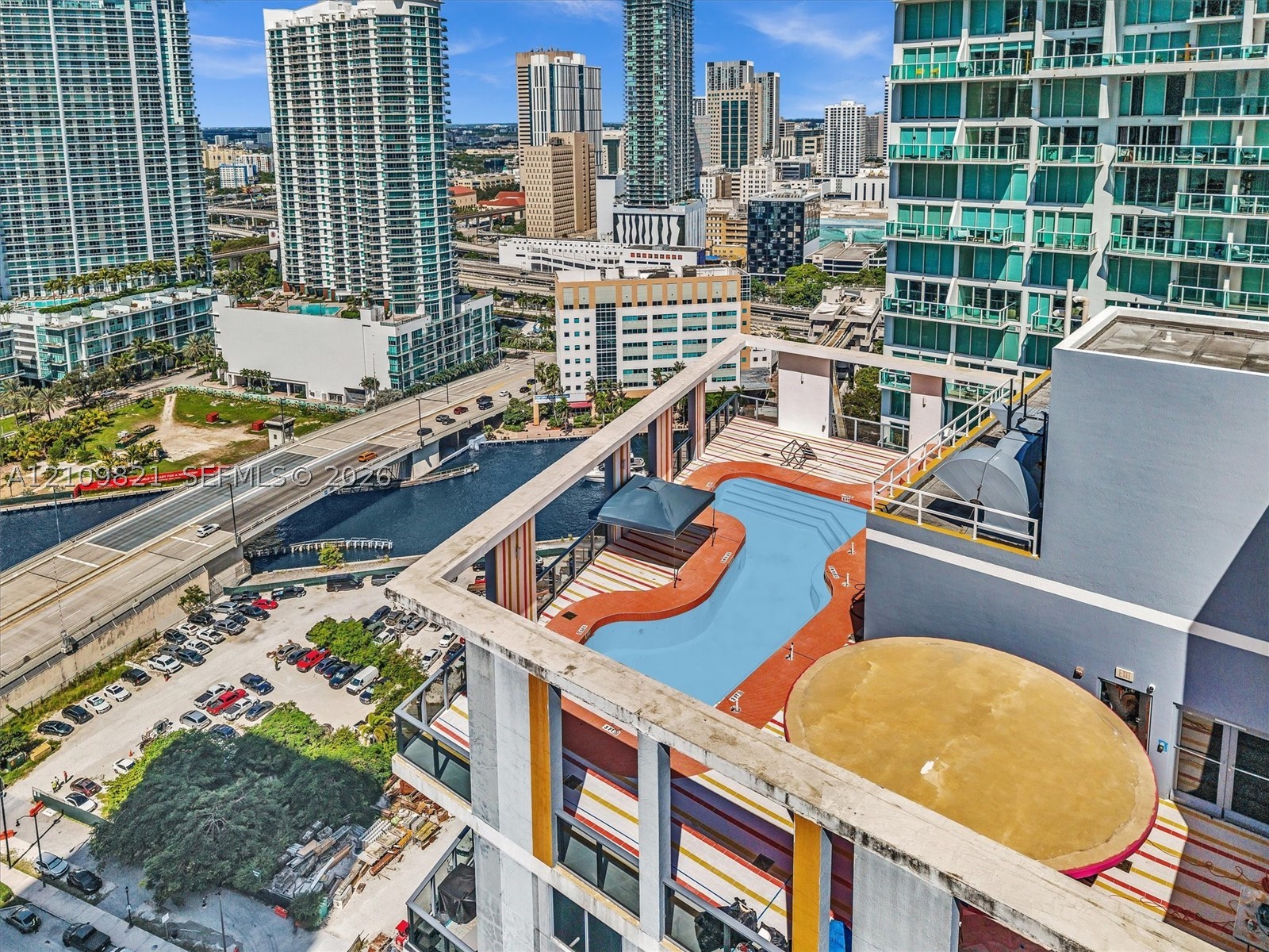 31 SE 6th St #2103, Miami FL 33131