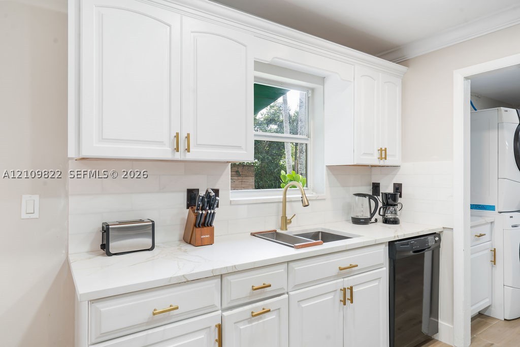 913 Lighthouse Dr, North Palm Beach FL 33408