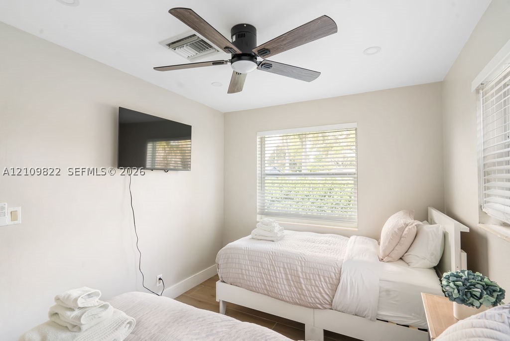 913 Lighthouse Dr, North Palm Beach FL 33408