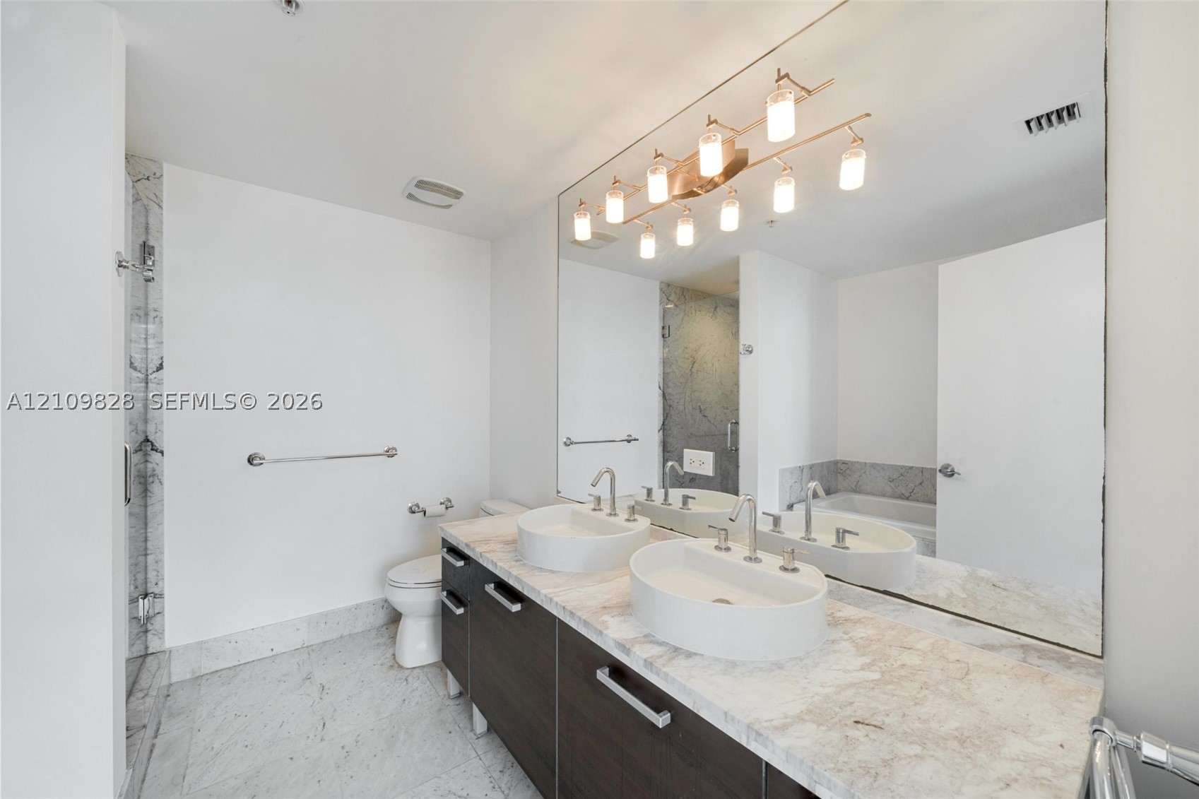 244 Biscayne Blvd #3808, Miami FL 33132