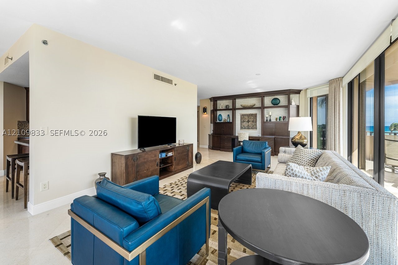 530 Ocean Dr #405, Juno Beach FL 33408