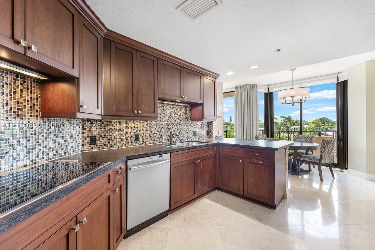 530 Ocean Dr #405, Juno Beach FL 33408