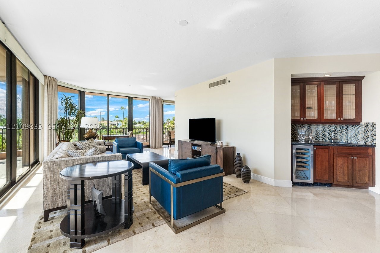 530 Ocean Dr #405, Juno Beach FL 33408