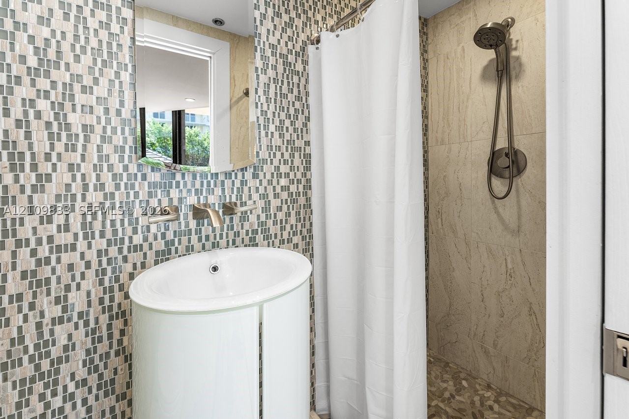 530 Ocean Dr #405, Juno Beach FL 33408