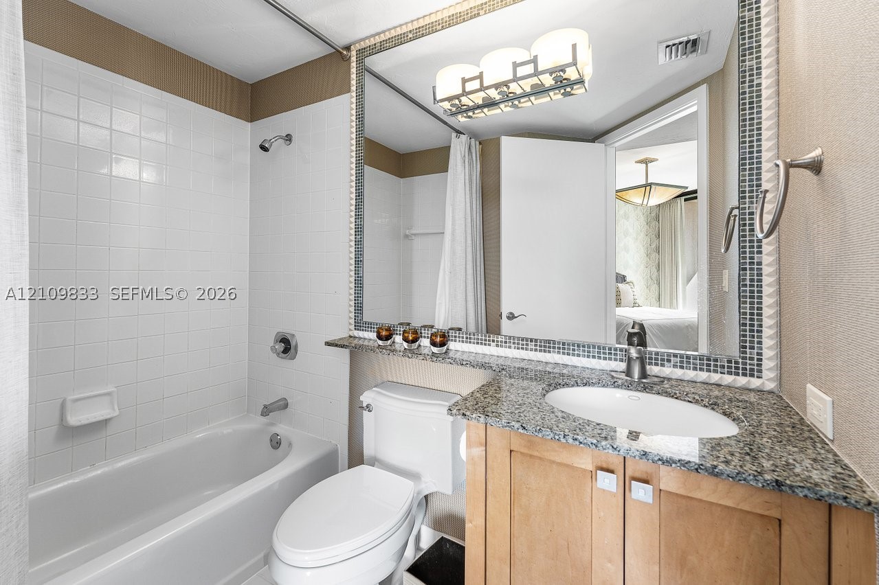 530 Ocean Dr #405, Juno Beach FL 33408
