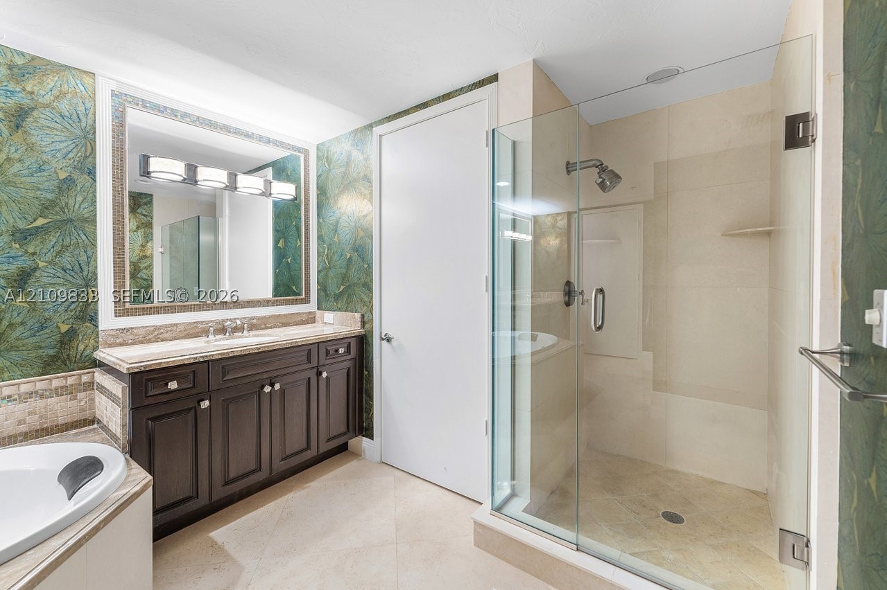 530 Ocean Dr #405, Juno Beach FL 33408