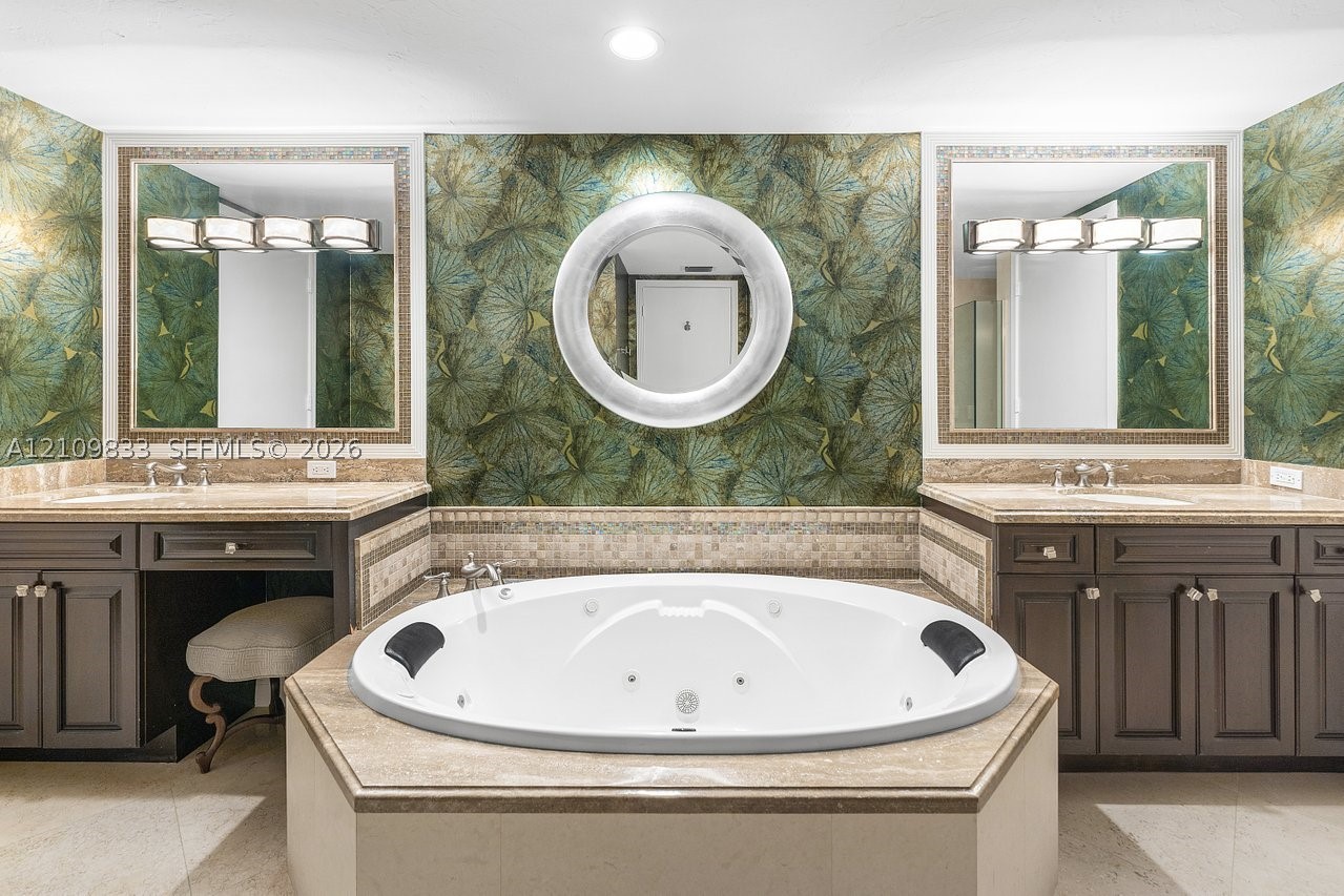 530 Ocean Dr #405, Juno Beach FL 33408