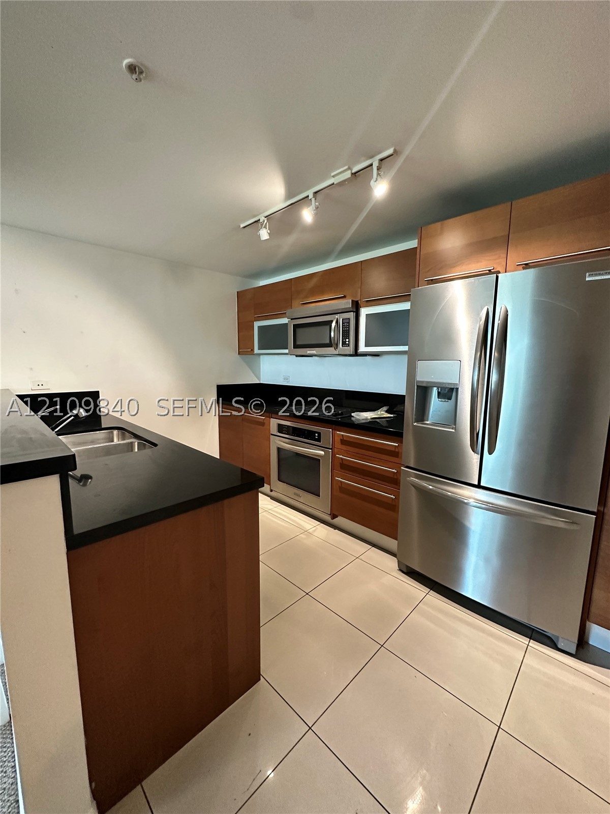 244 Biscayne Blvd #703, Miami FL 33132