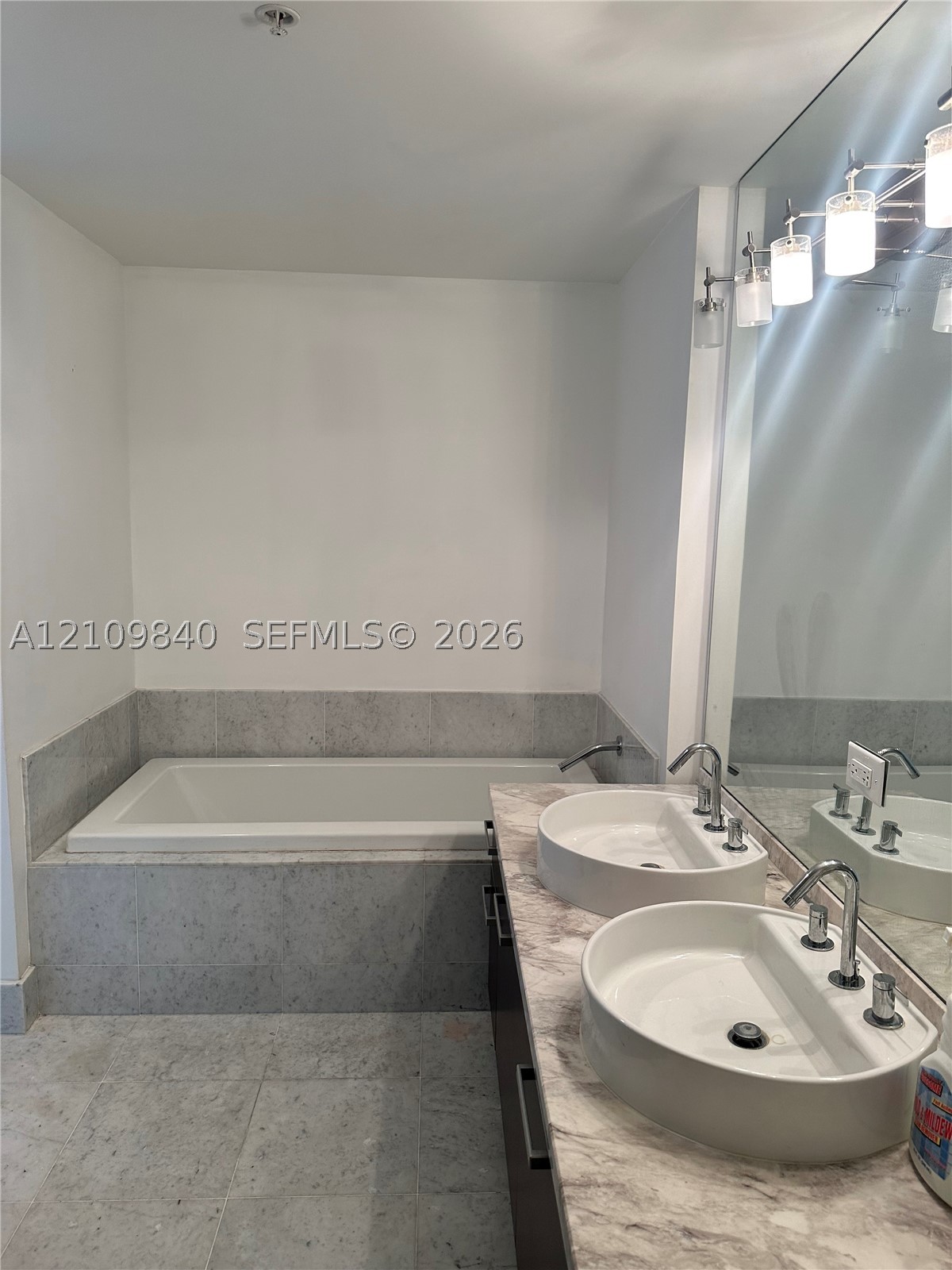 244 Biscayne Blvd #703, Miami FL 33132