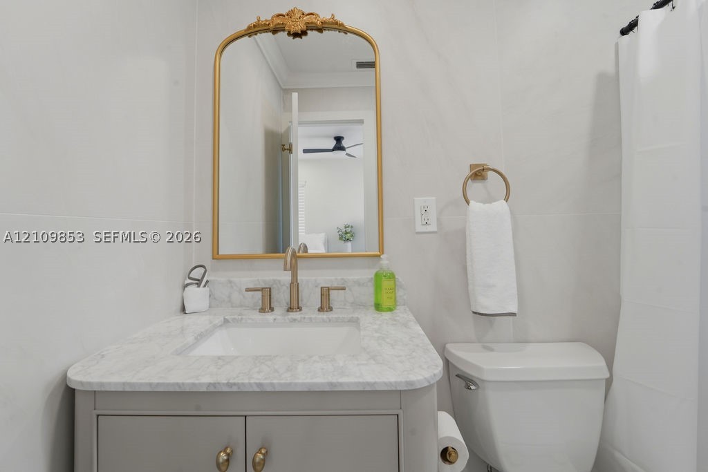 800 Alamanda Dr, North Palm Beach FL 33408