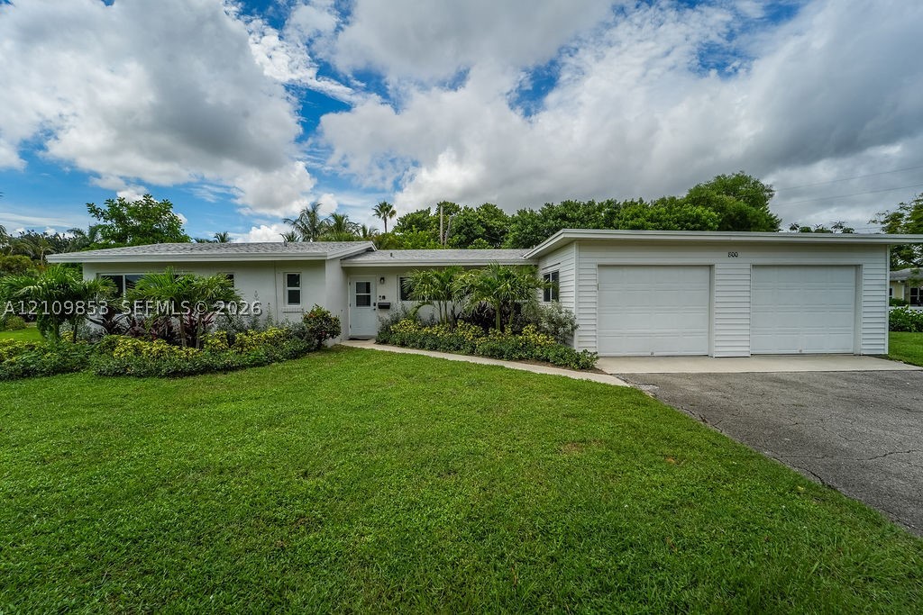 800 Alamanda Dr, North Palm Beach FL 33408