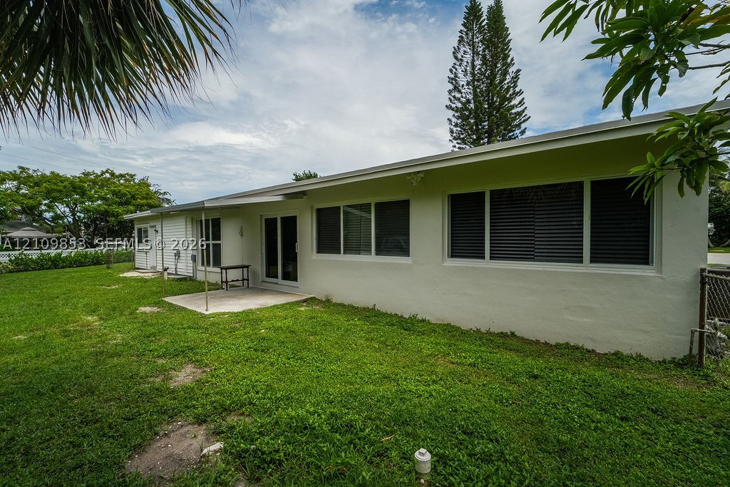 800 Alamanda Dr, North Palm Beach FL 33408