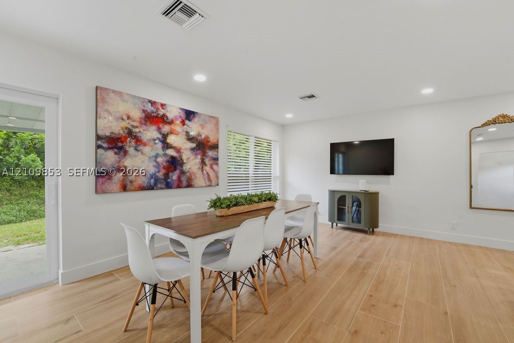 800 Alamanda Dr, North Palm Beach FL 33408