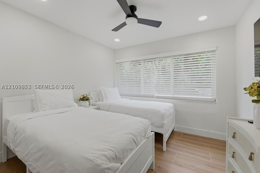 800 Alamanda Dr, North Palm Beach FL 33408