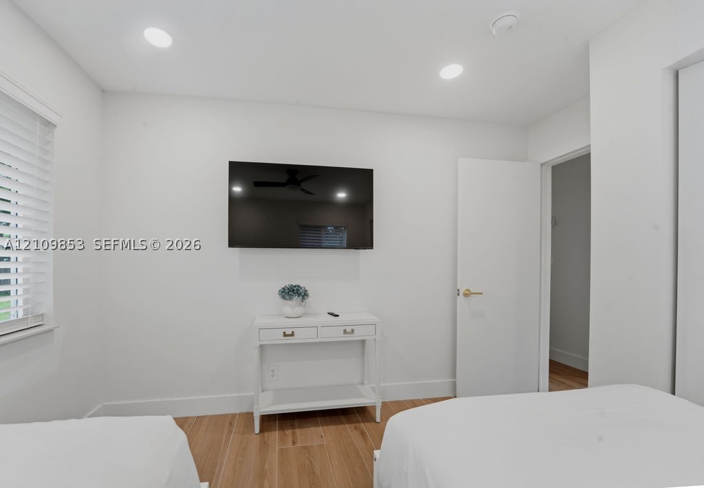 800 Alamanda Dr, North Palm Beach FL 33408