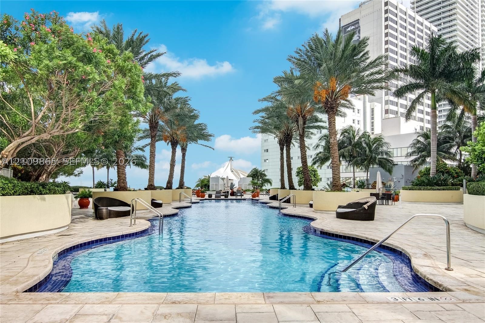 253 NE 2nd St #2906, Miami FL 33132