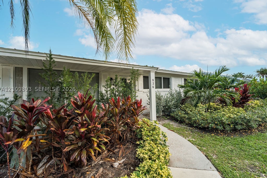 712 Tradewind Dr, North Palm Beach FL 33408