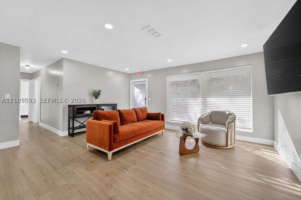 712 Tradewind Dr, North Palm Beach FL 33408