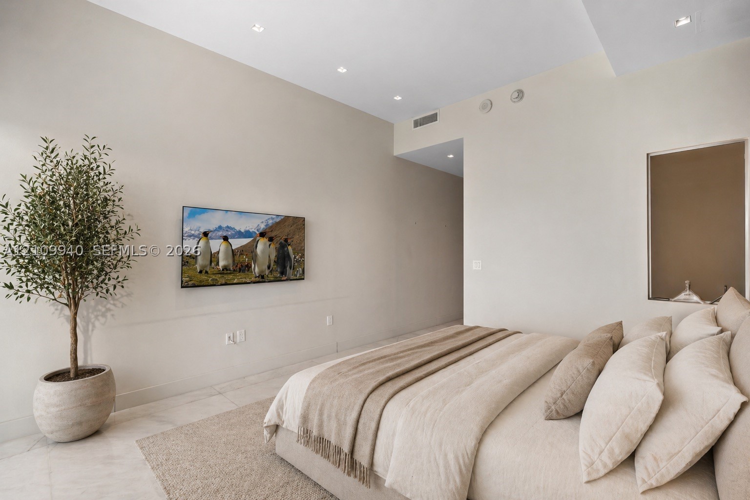 17475 Collins Ave #2302, Sunny Isles Beach FL 33160