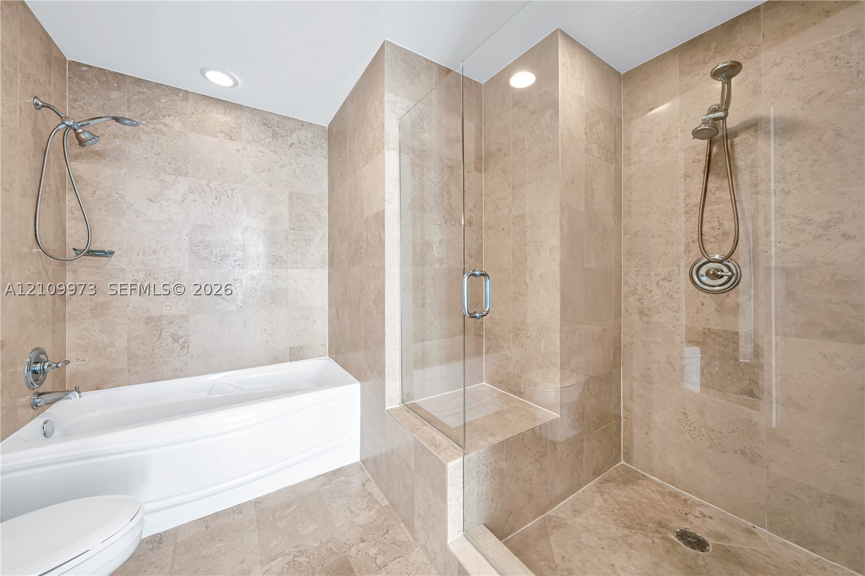 300 S Biscayne Blvd #T-1806, Miami FL 33131