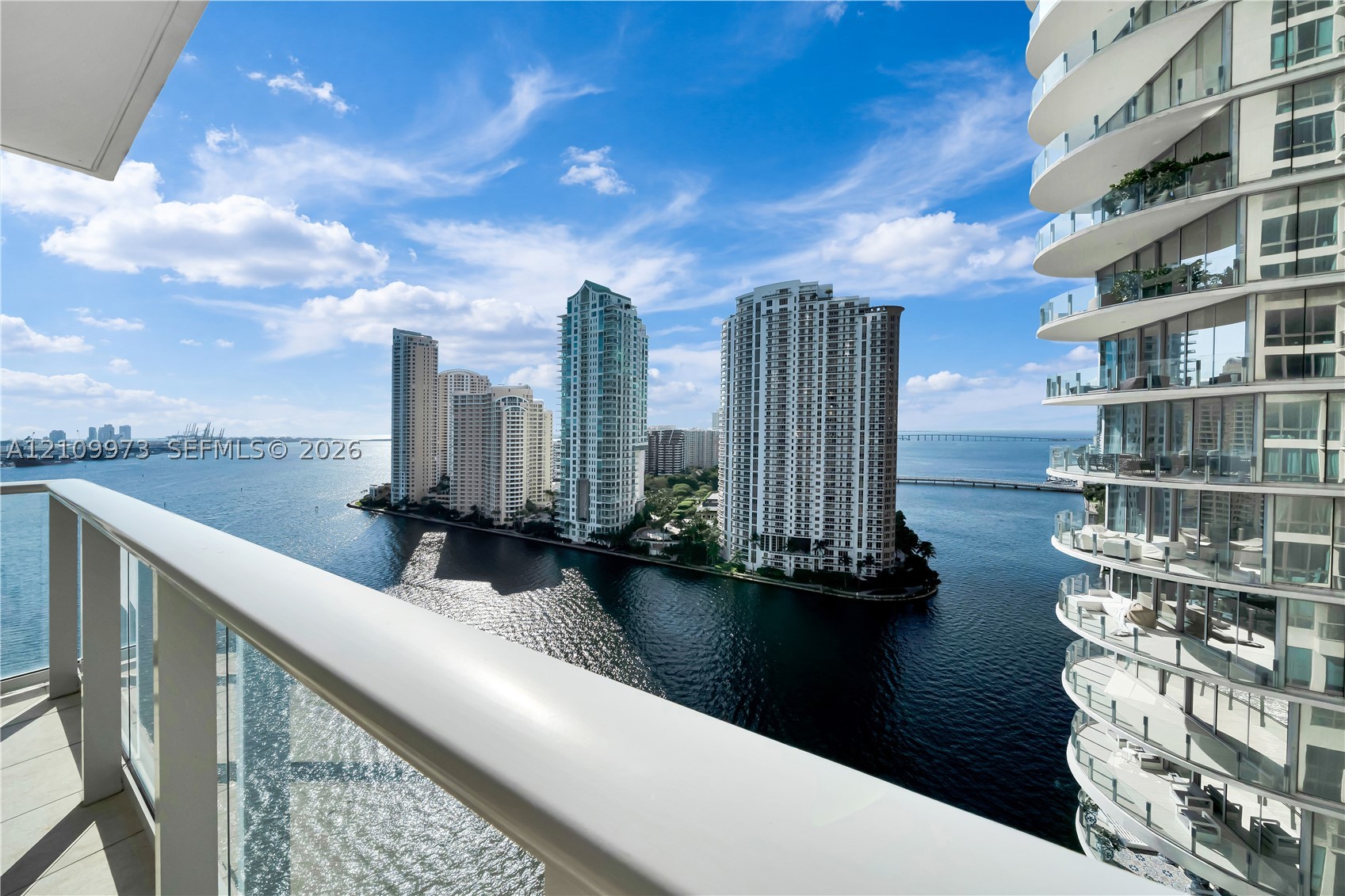 300 S Biscayne Blvd #T-1806, Miami FL 33131