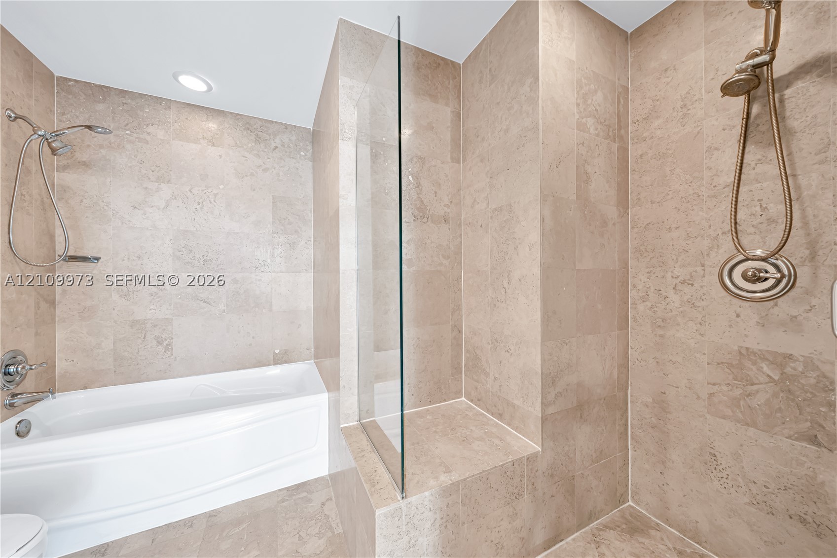 300 S Biscayne Blvd #T-1806, Miami FL 33131