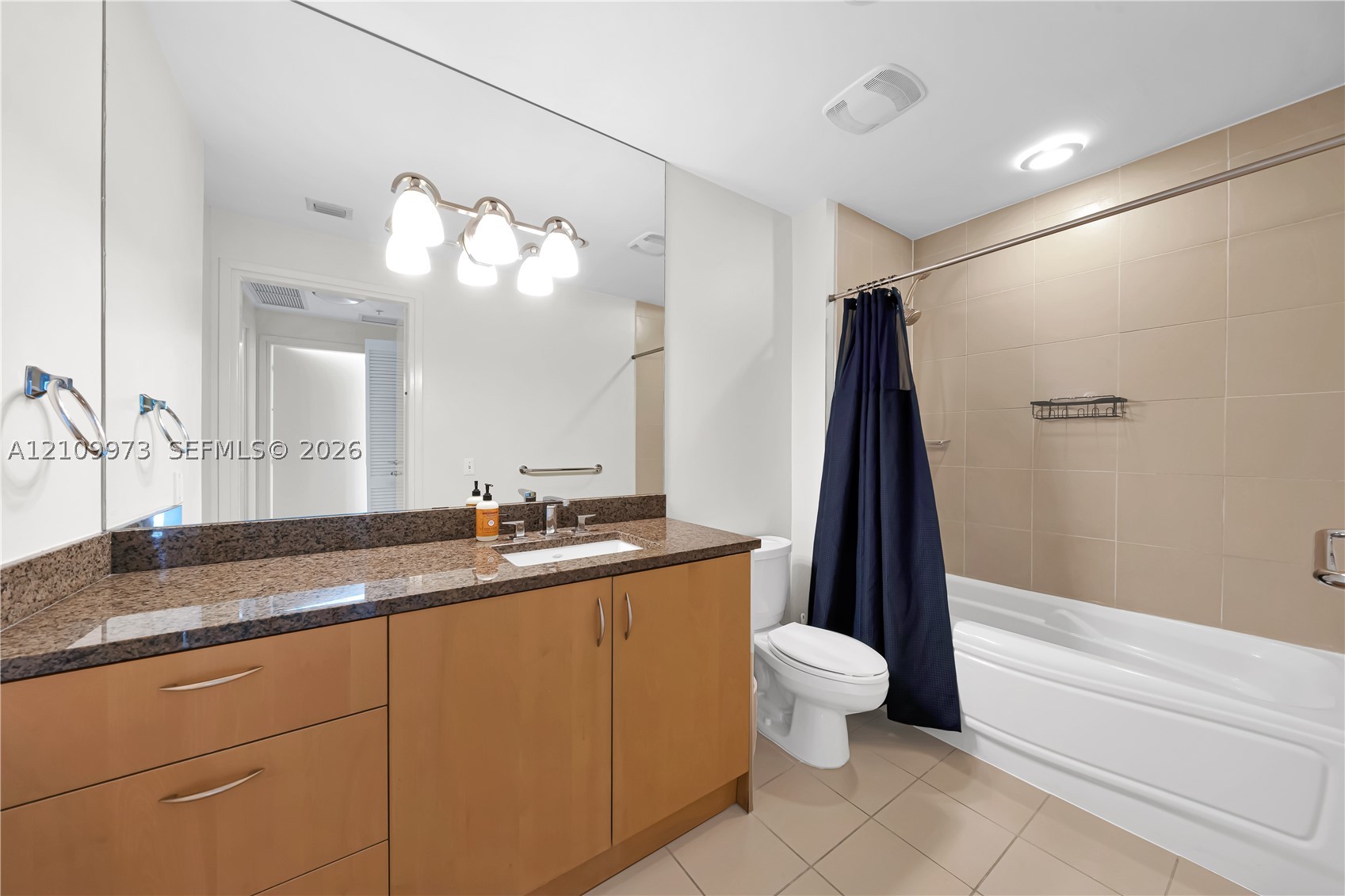 300 S Biscayne Blvd #T-1806, Miami FL 33131