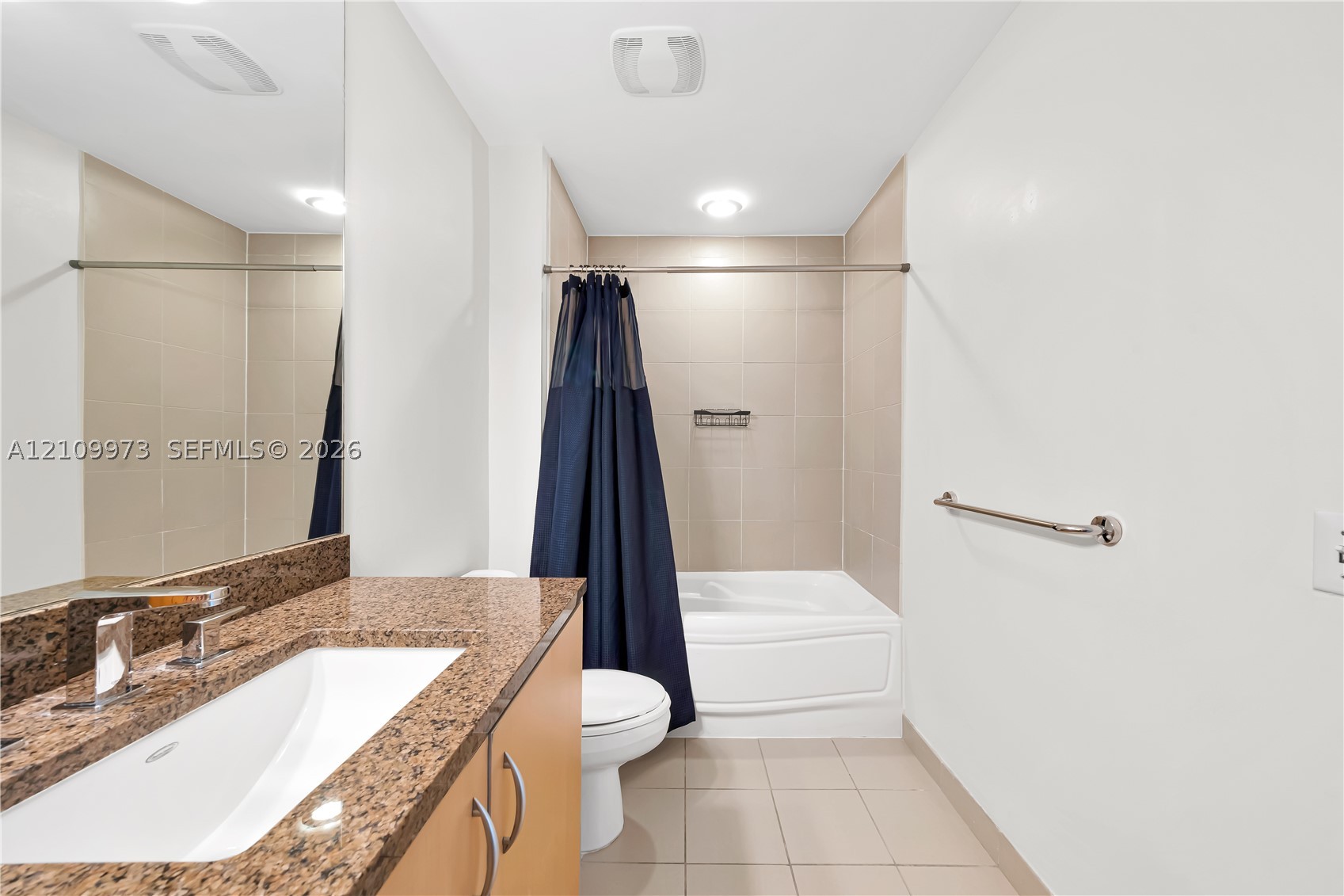 300 S Biscayne Blvd #T-1806, Miami FL 33131