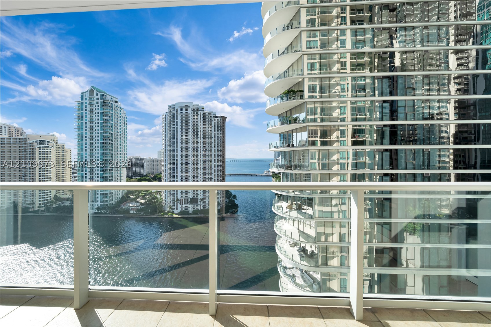 300 S Biscayne Blvd #T-1806, Miami FL 33131