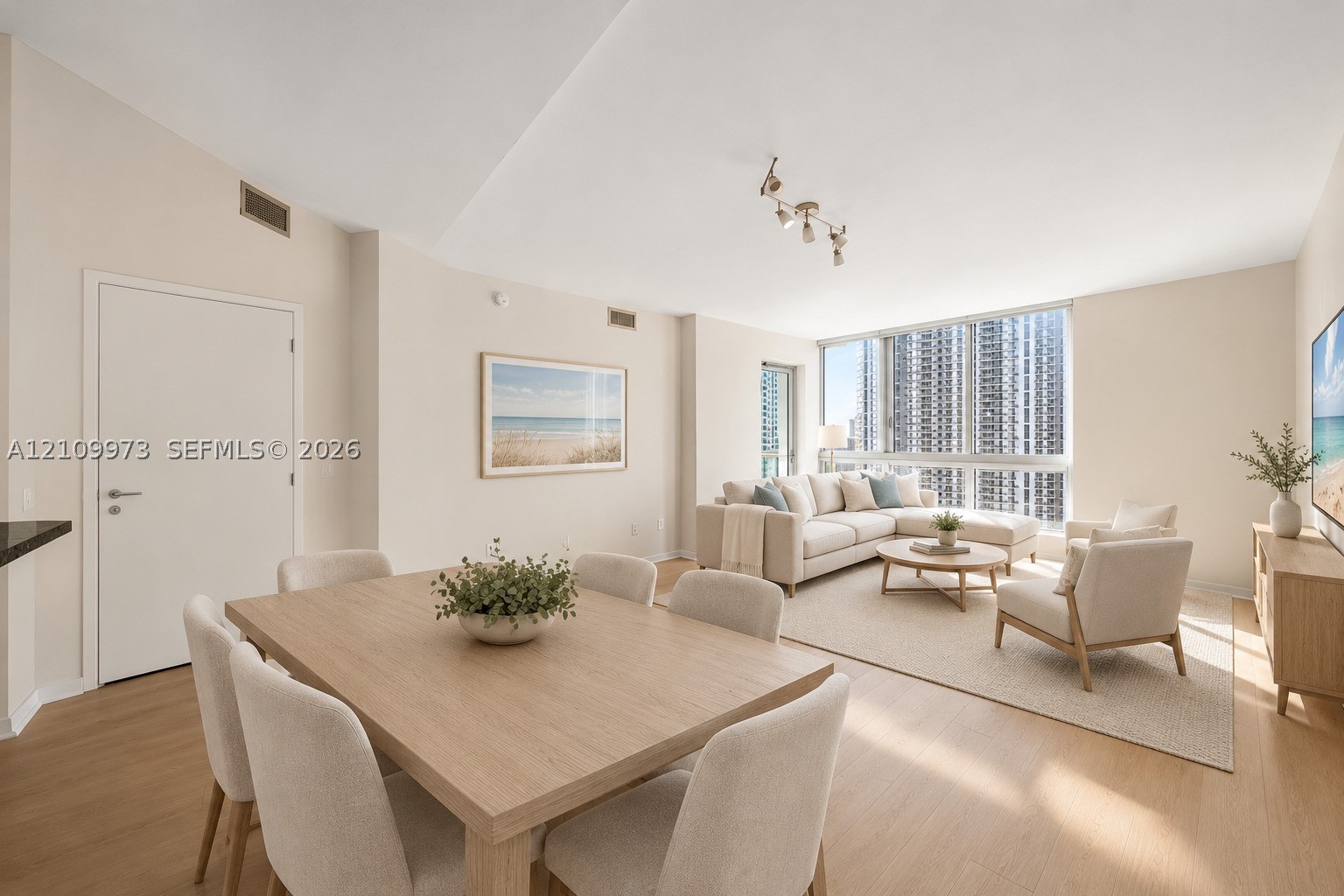 300 S Biscayne Blvd #T-1806, Miami FL 33131