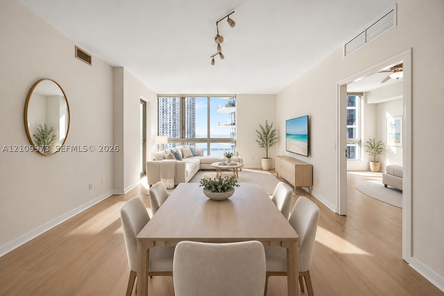 300 S Biscayne Blvd #T-1806, Miami FL 33131