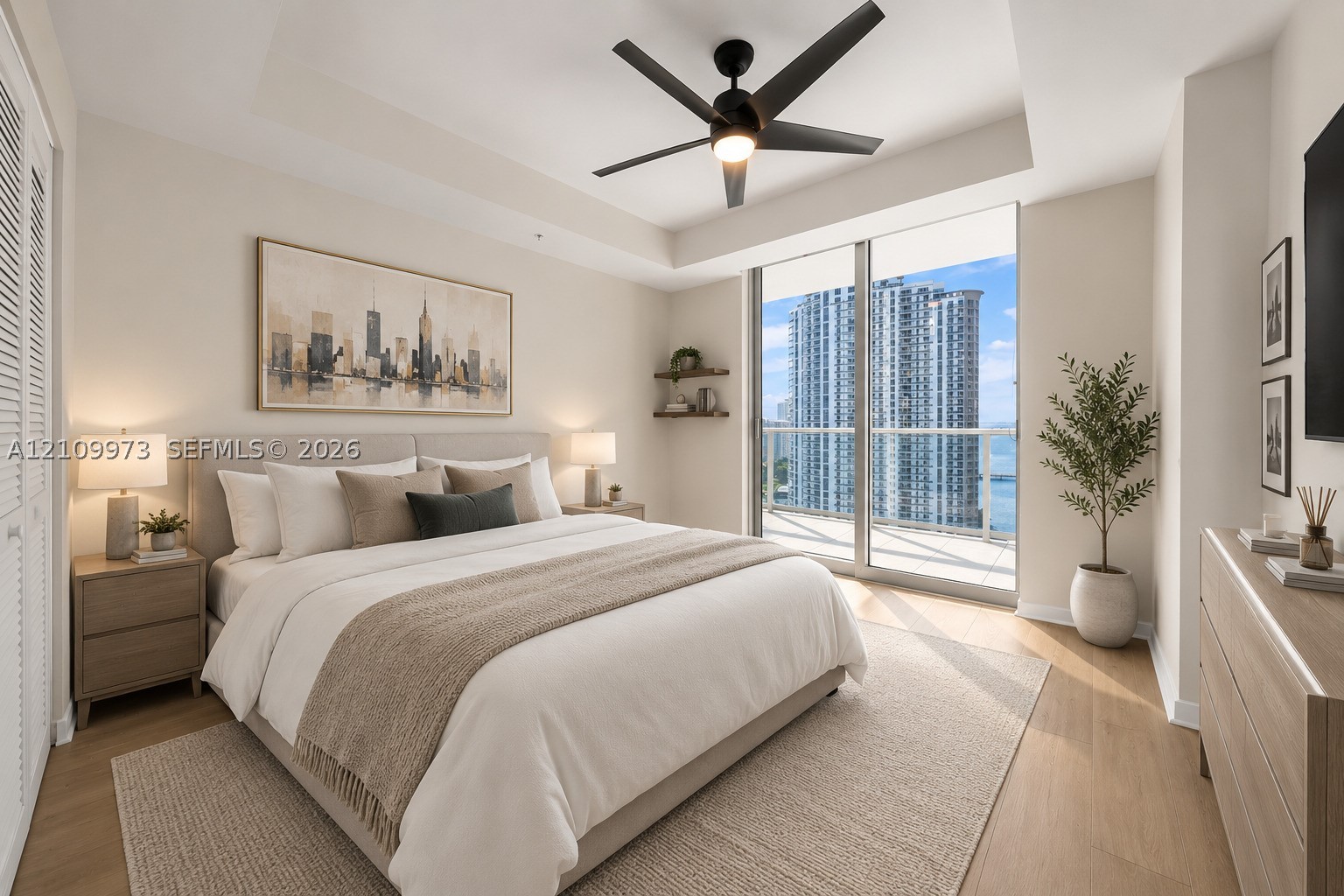 300 S Biscayne Blvd #T-1806, Miami FL 33131
