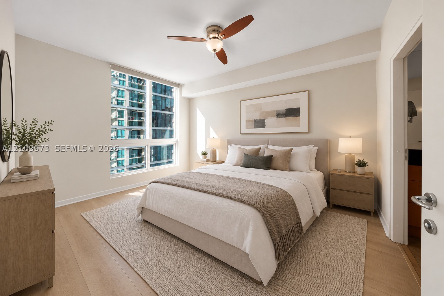 300 S Biscayne Blvd #T-1806, Miami FL 33131
