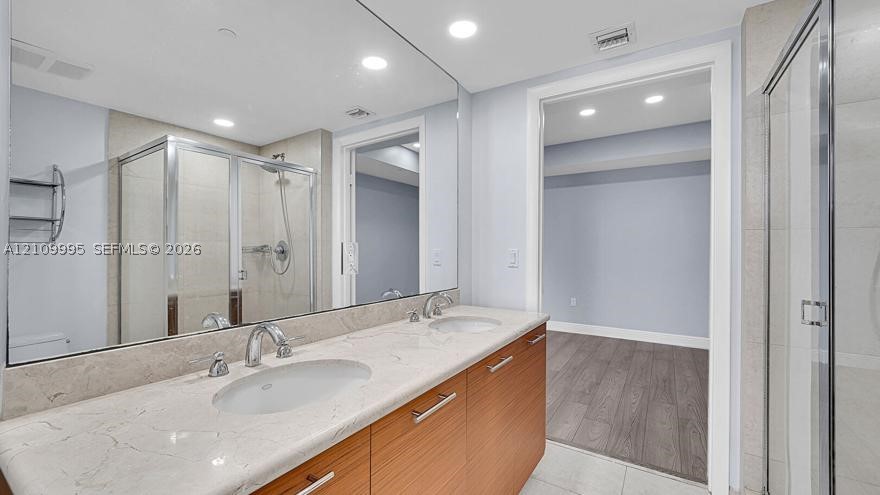 50 Biscayne Blvd #5406, Miami FL 33132