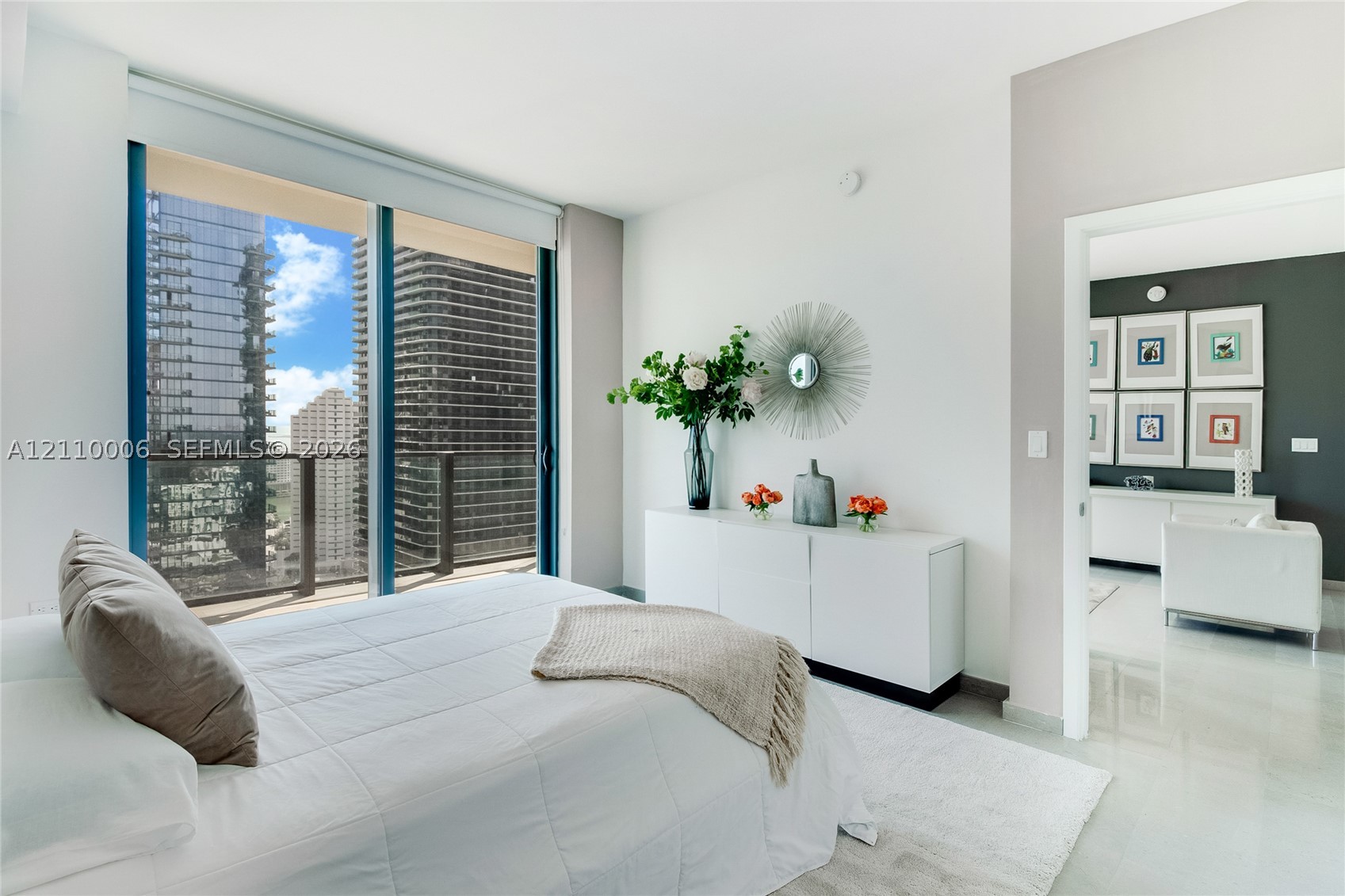 88 SW 7th St #2505, Miami FL 33130