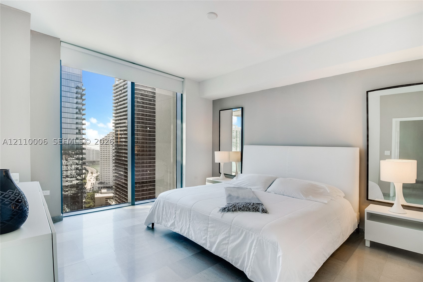 88 SW 7th St #2505, Miami FL 33130