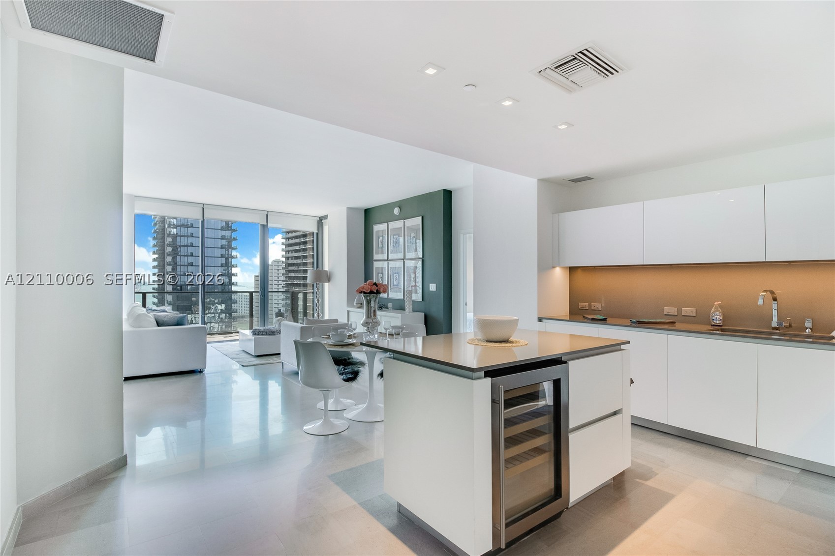 88 SW 7th St #2505, Miami FL 33130