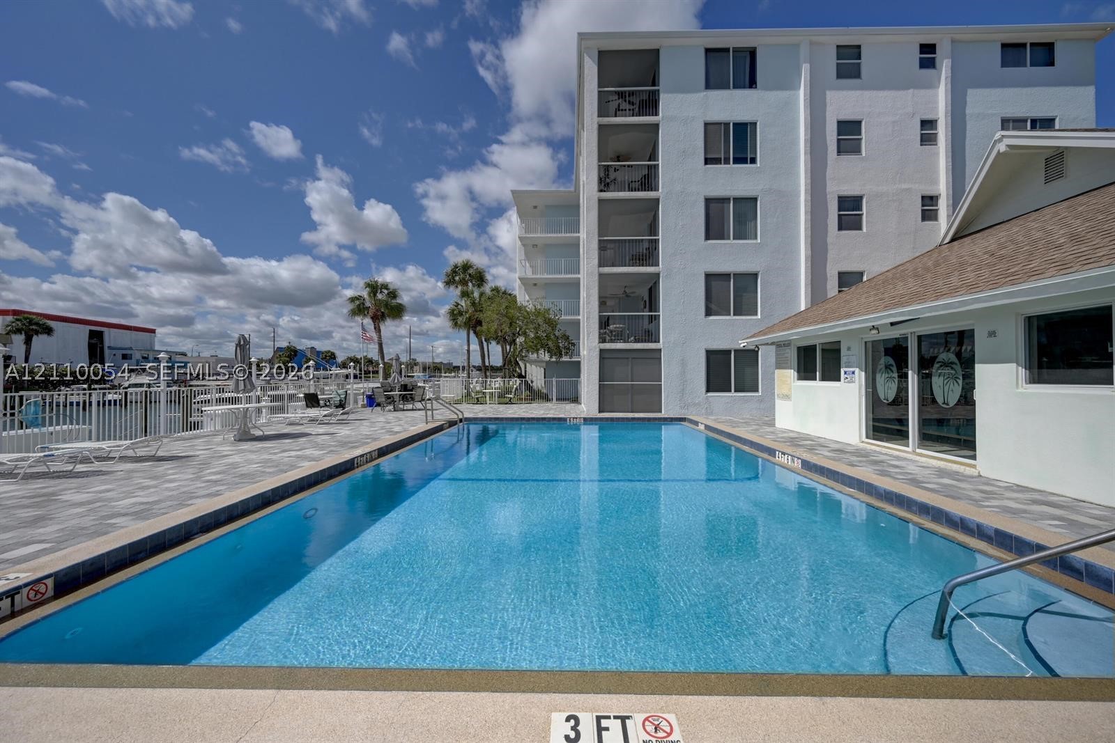 108 Paradise Harbour Blvd #111, North Palm Beach FL 33408
