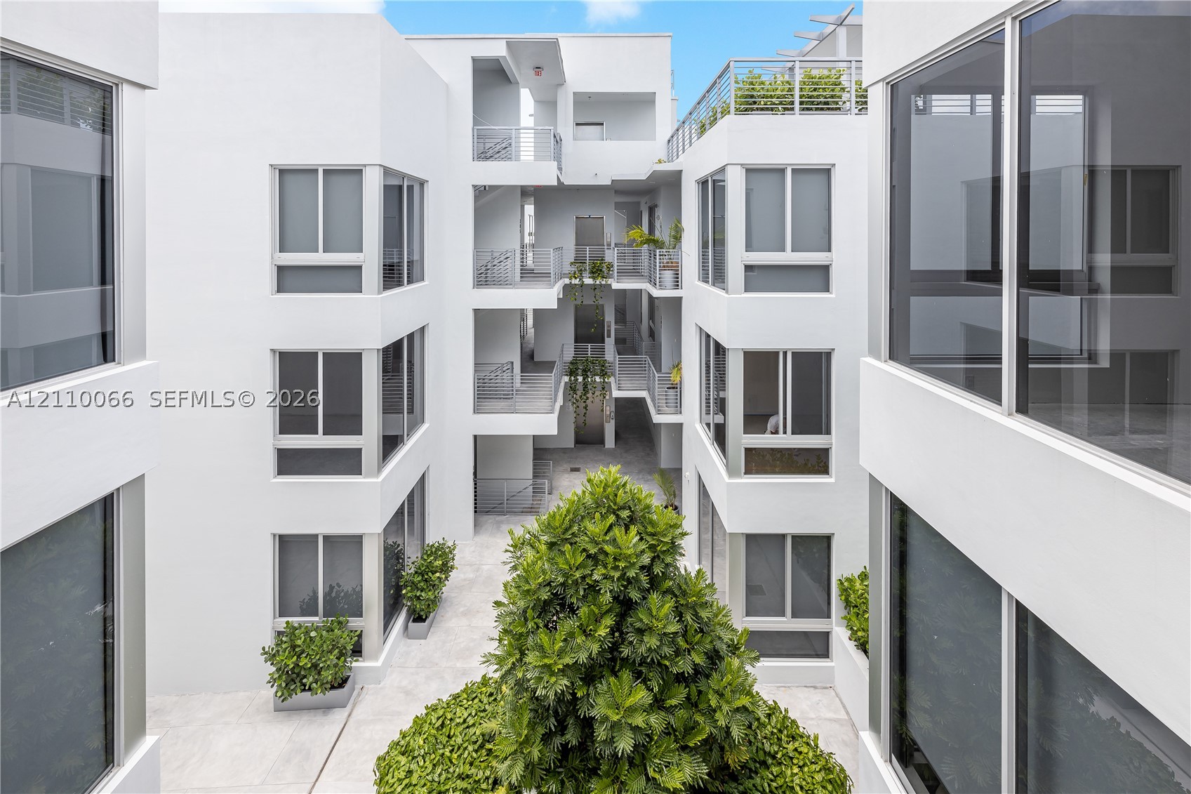 529 SW 11th St #101, Miami FL 33129