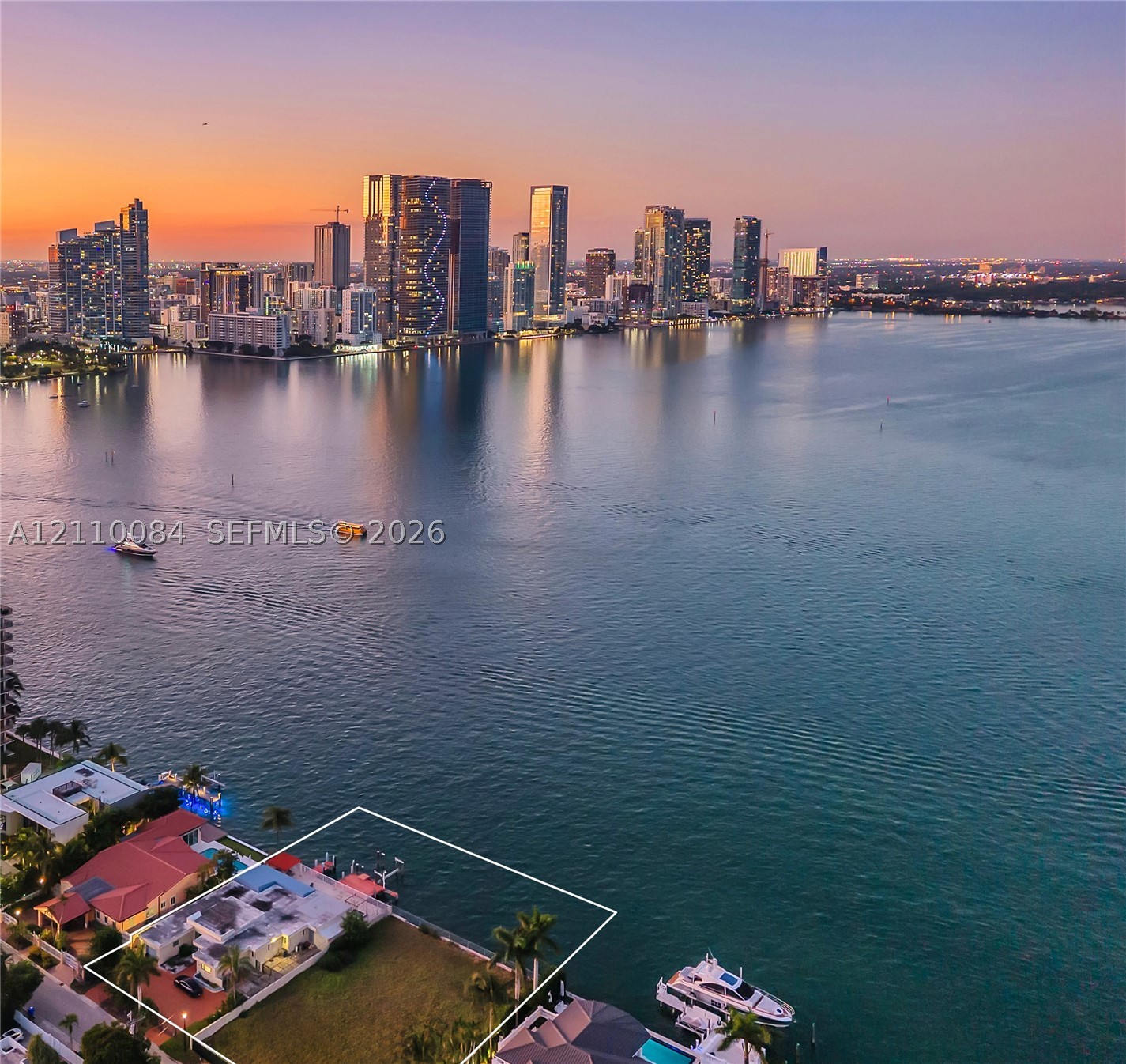 851 N Venetian Dr, Miami FL 33139