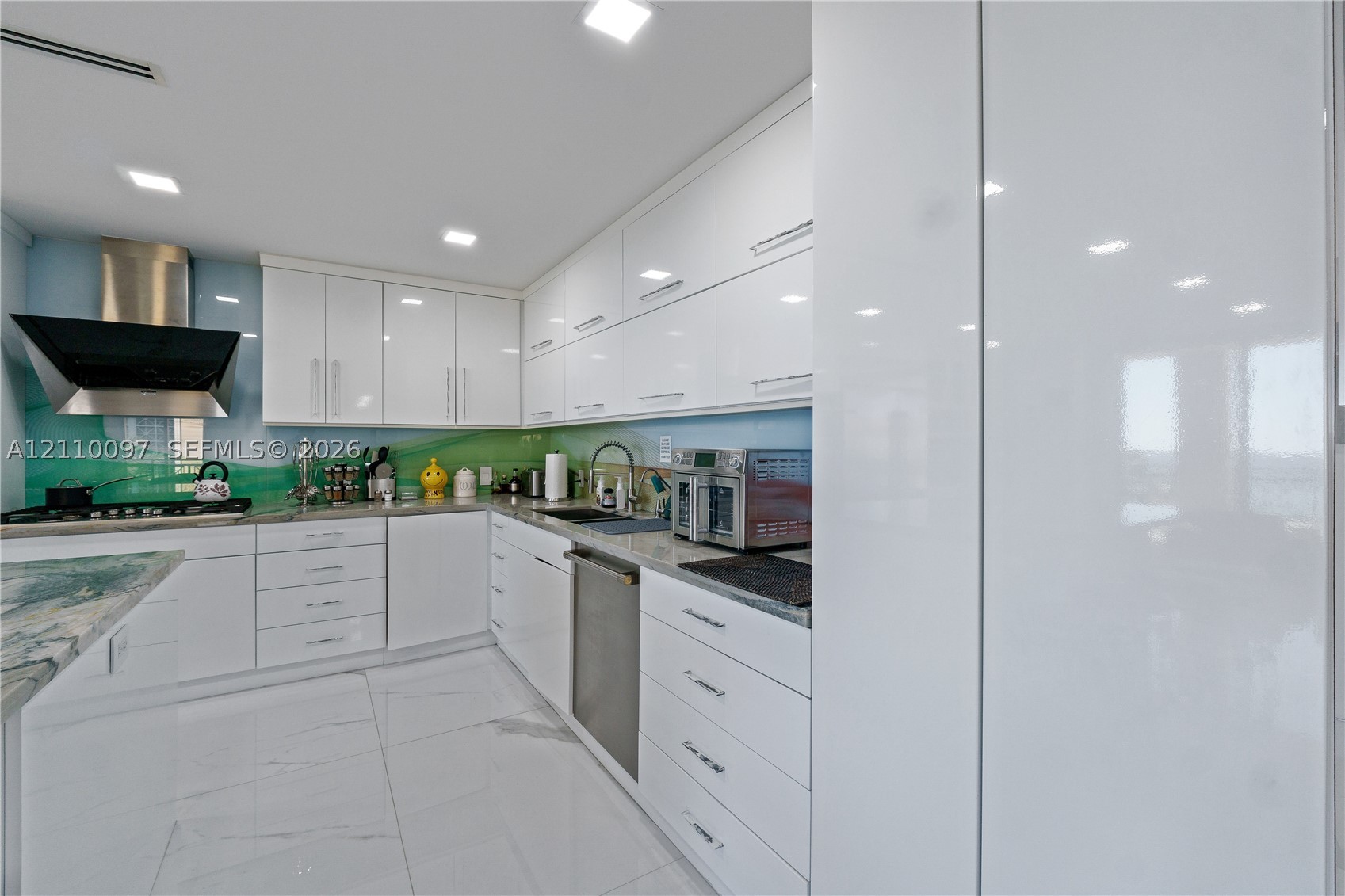 3415 N Ocean Dr #401, Hollywood FL 33019