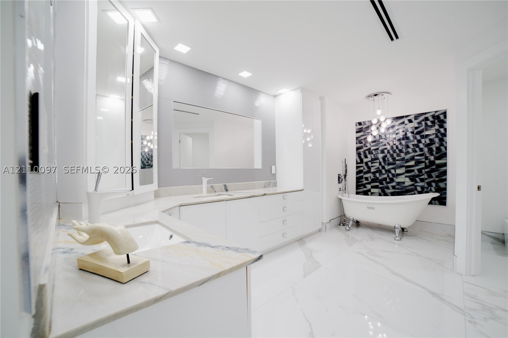 3415 N Ocean Dr #401, Hollywood FL 33019